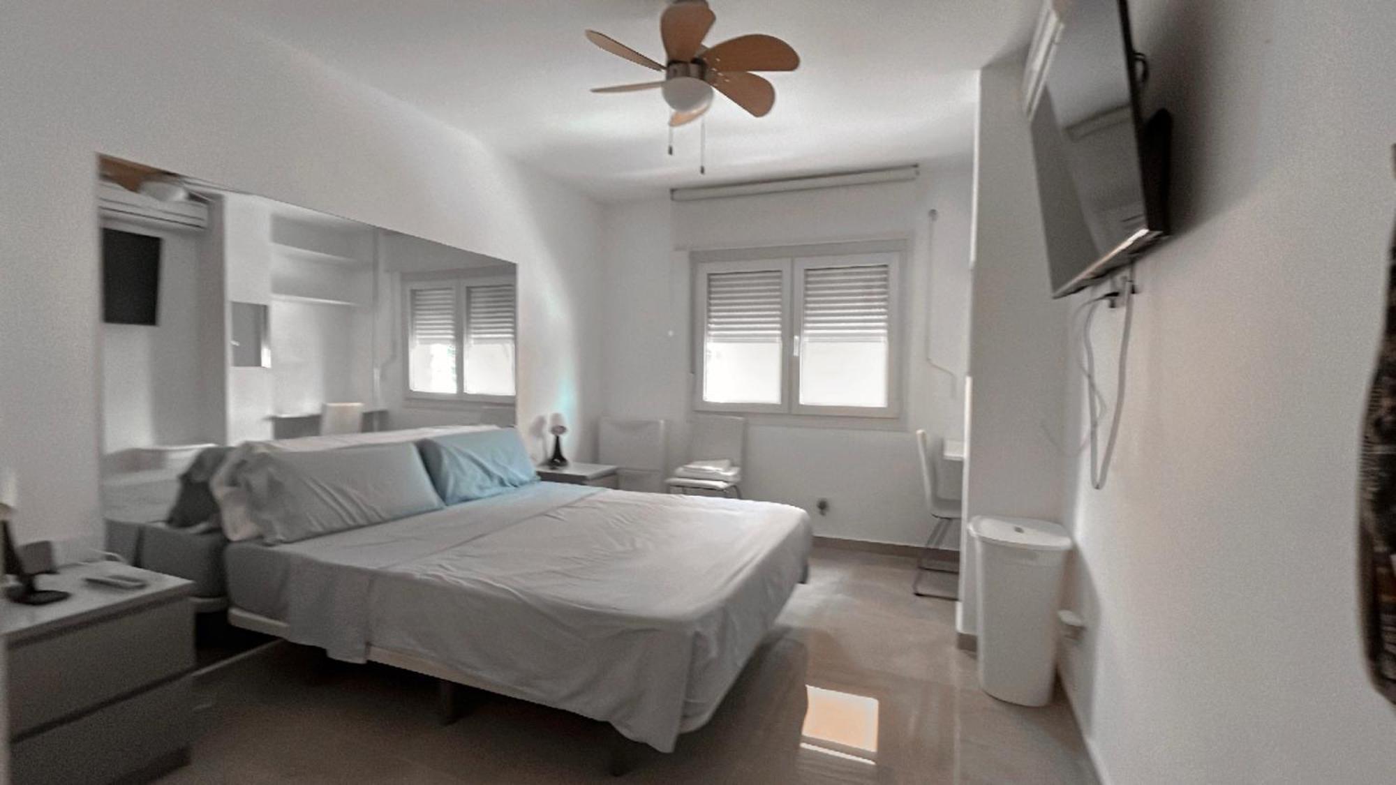 Precioso Dormitorio En El Centro De Торемолинос Екстериор снимка